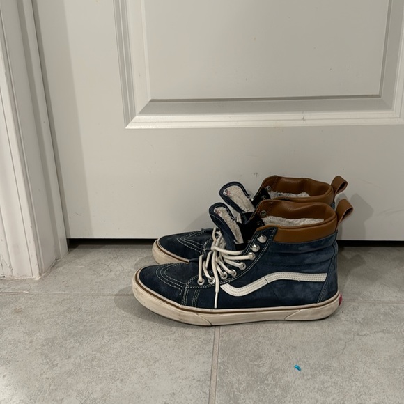Vans Other - Sherpa lined Vans size 11